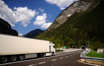Какое влияние на стоимость грузоперевозок окажет введение платы за проезд грузовиков?