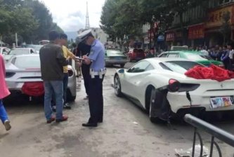 В Китае произошла авария между двумя автомобилями Ferrari 488 GTB