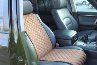 Преимущества использования накидок на автомобильные сидения из алькантары