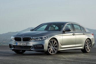 Новый седан BMW 5-series стал дешевле E-класса Mercedes